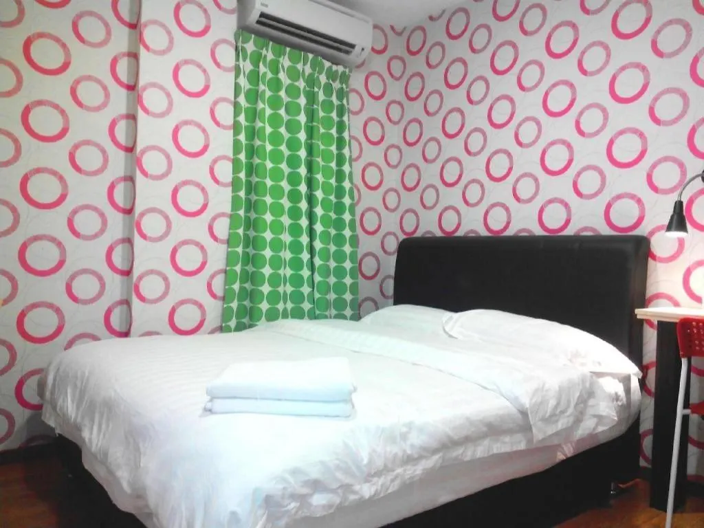 Hotel Zamburger Enstek Sepang