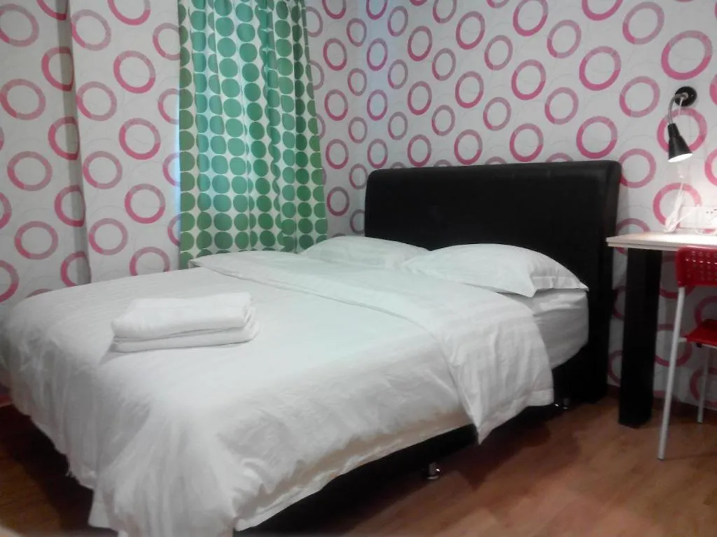 Hotel Zamburger Enstek Sepang