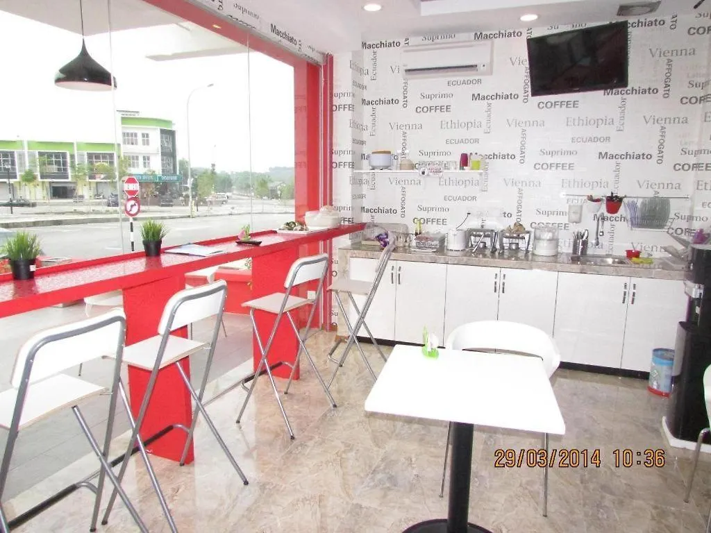 Hotel Zamburger Enstek Sepang 2*,